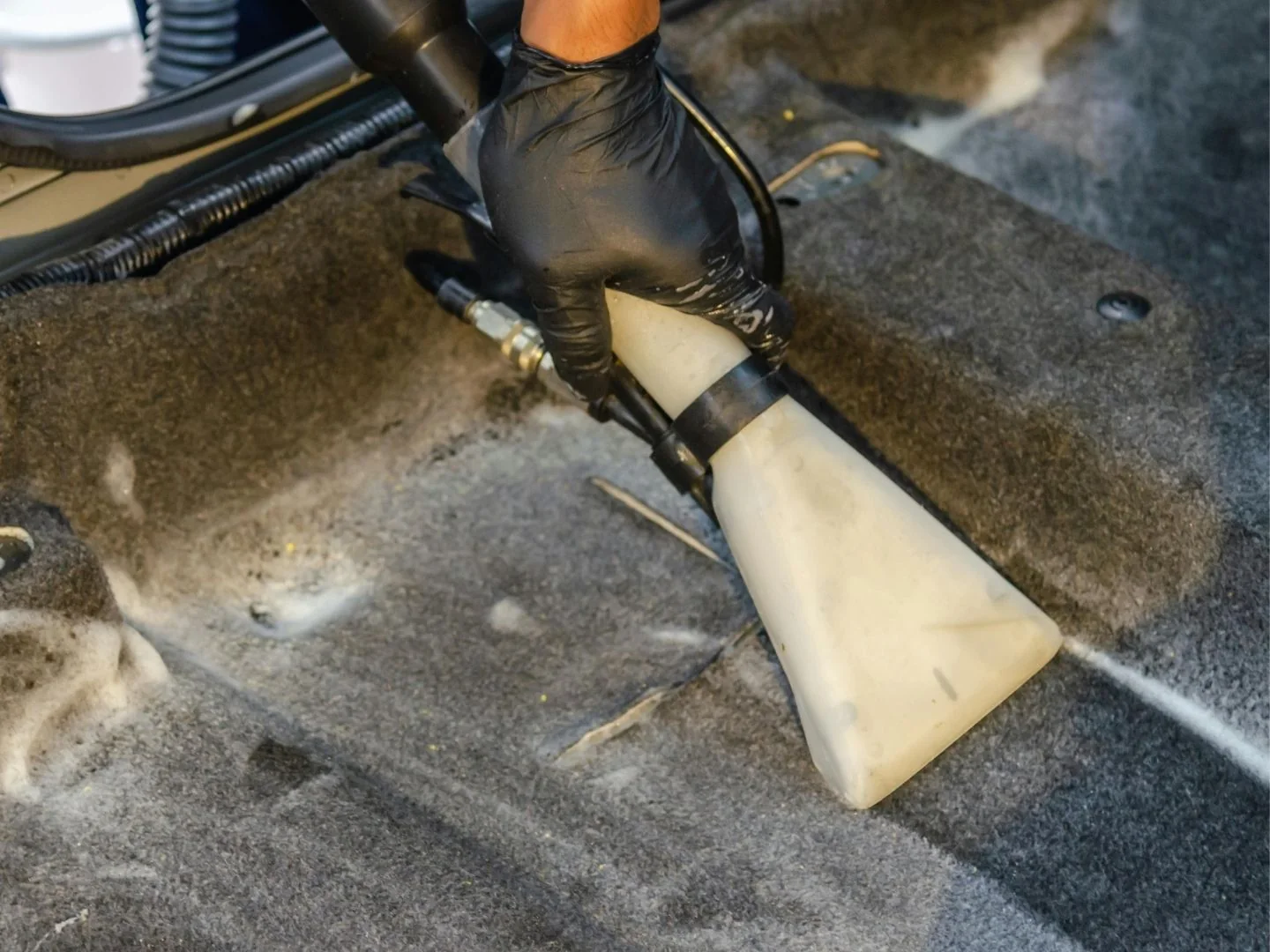 Deep carpet extraction during a full car valet