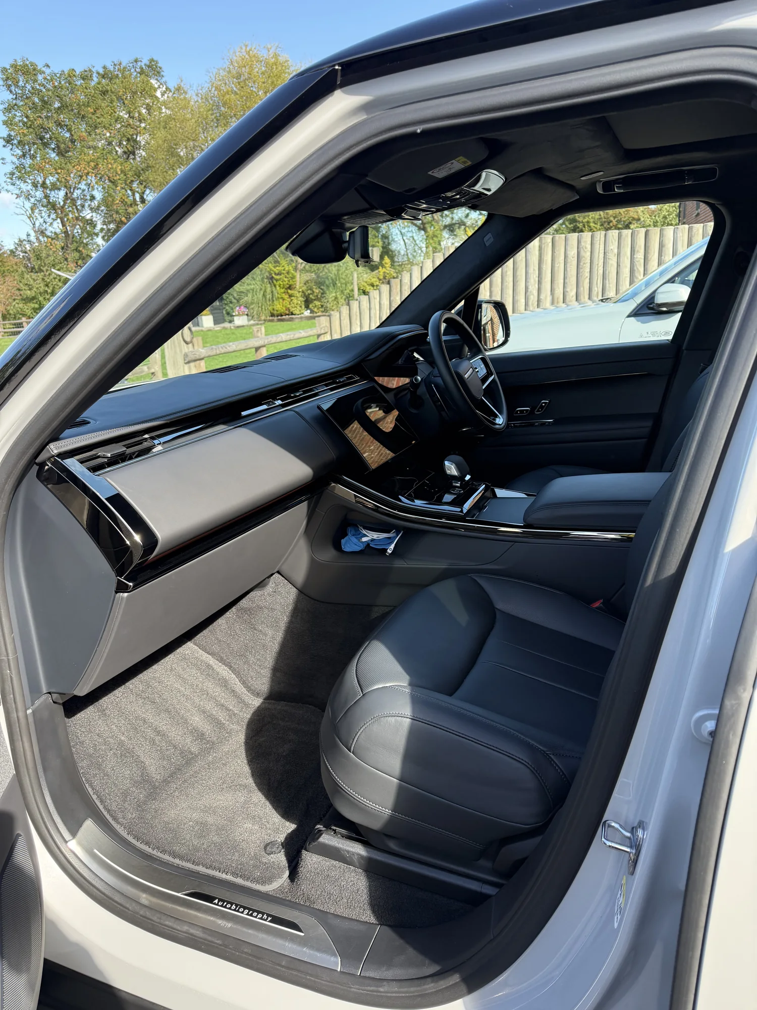 Clean Range Rover interior